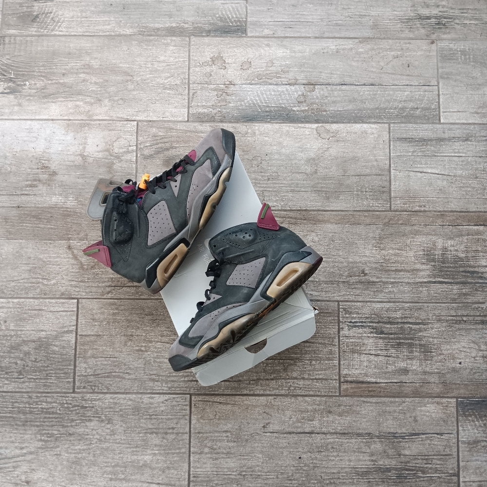 Nike Air Jordan Retro 6